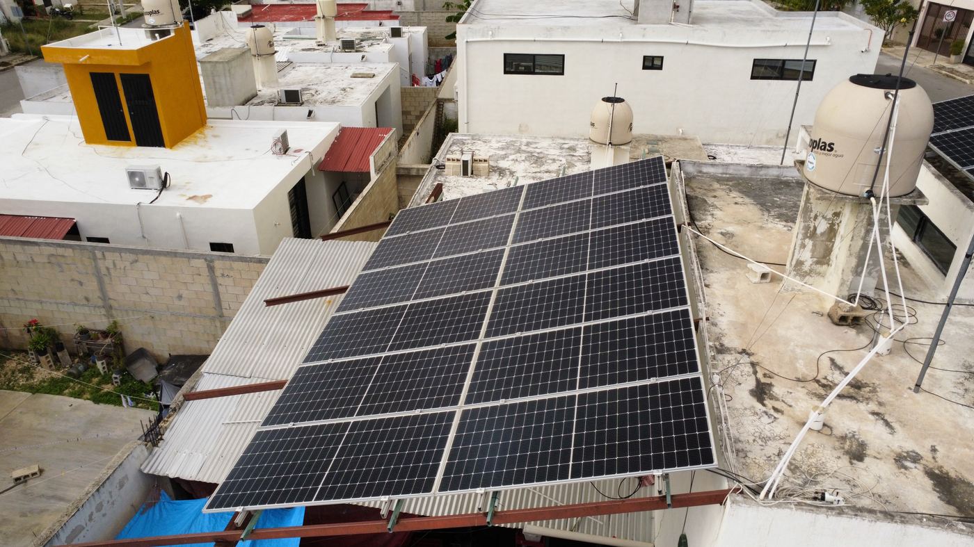 Instalación residencial de paneles solares en Tizimín, Yucatán